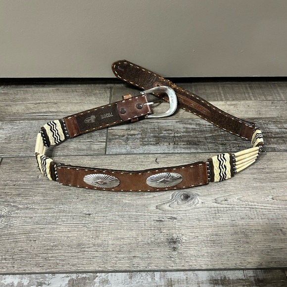 Justin Boots Other - Vintage Justin boots Leather Belt Men Bone. Cowboy Western Native Conchos